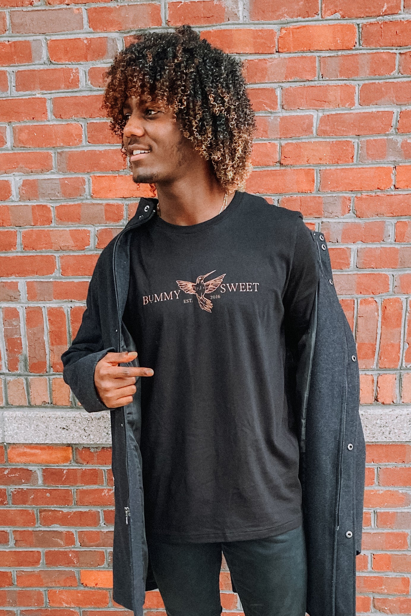 UNISEX BUMMY SWEET HUMMINGBIRD BLACK COPPER TSHIRT