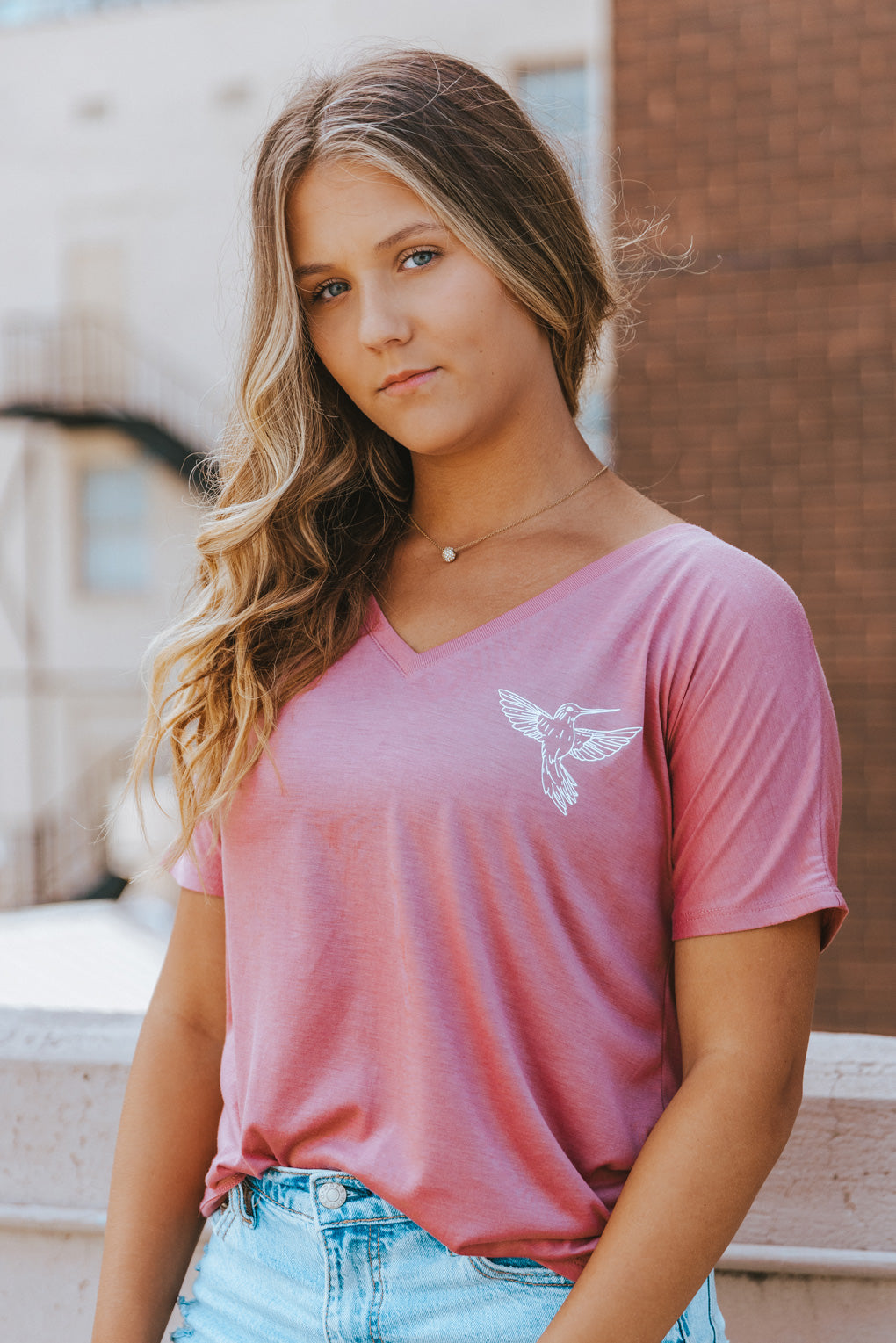 HUMMINGBIRD DEEP V-NECK